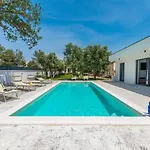 House With Pool Mimi * Biograd Na Moru