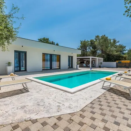 Villa House With Pool Mimi Biograd Na Moru