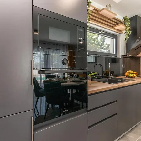 House With Pool Mimi Biograd Na Moru