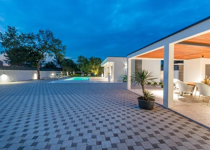 House With Pool Mimi Biograd Na Moru