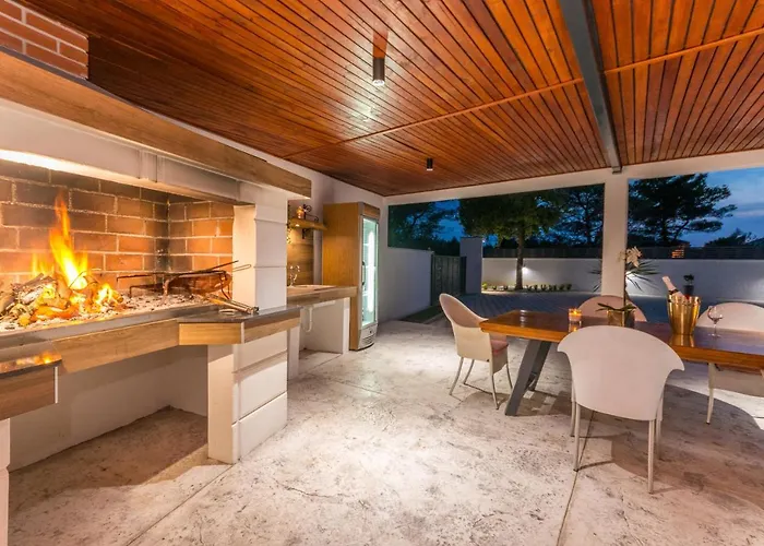 House With Pool Mimi Villa Biograd Na Moru