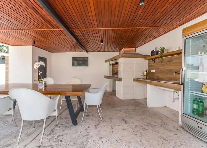 Вилла House With Pool Mimi *