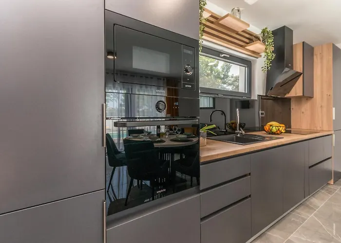 House With Pool Mimi Биоград-на-Мору