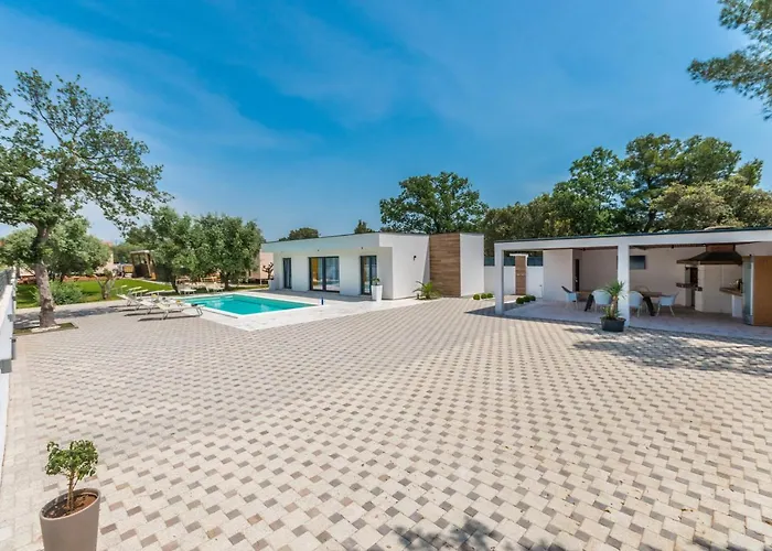 Вилла House With Pool Mimi Биоград-на-Мору