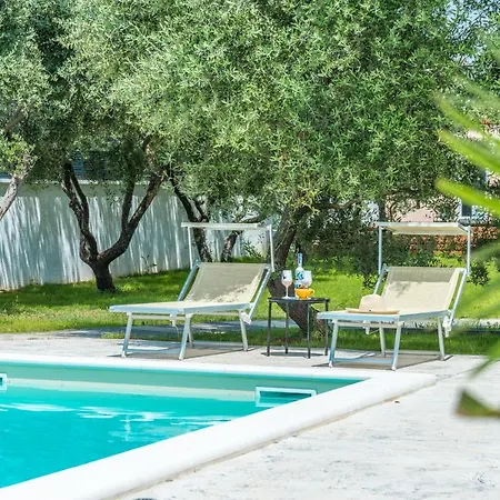 House With Pool Mimi Villa