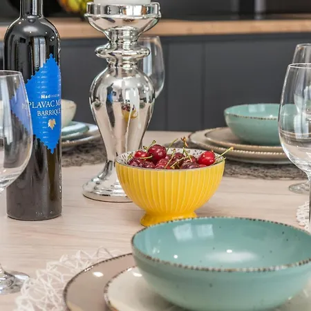 House With Pool Mimi Villa *