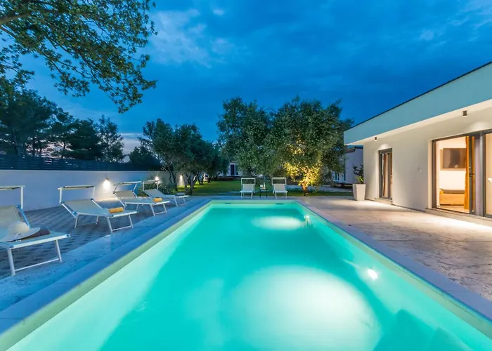 House With Pool Mimi 빌라 *