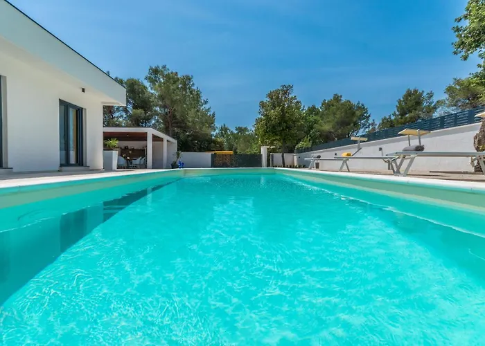 House With Pool Mimi וילה ביוגראד נה מורו