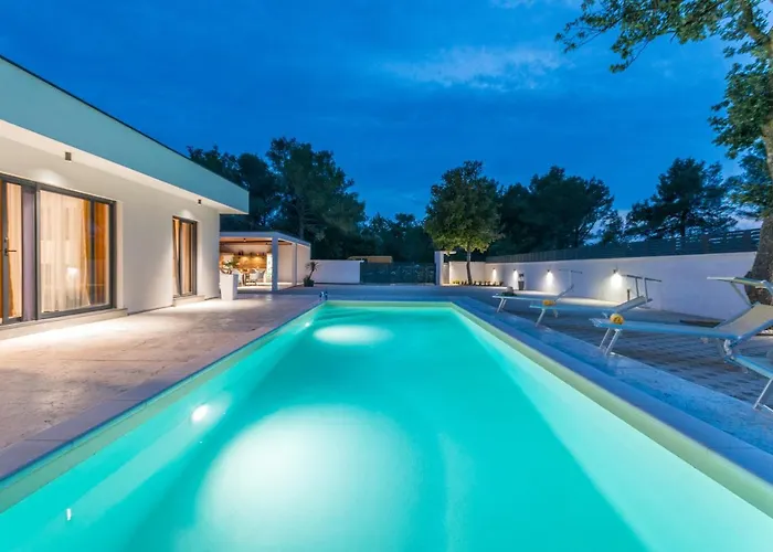 House With Pool Mimi וילה ביוגראד נה מורו