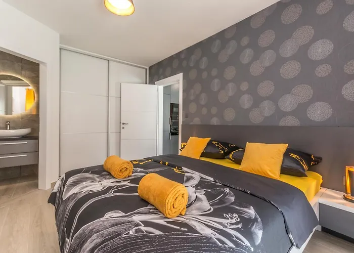 וילה House With Pool Mimi ביוגראד נה מורו