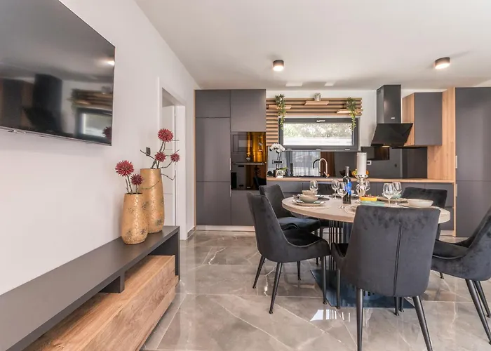 House With Pool Mimi 빌라